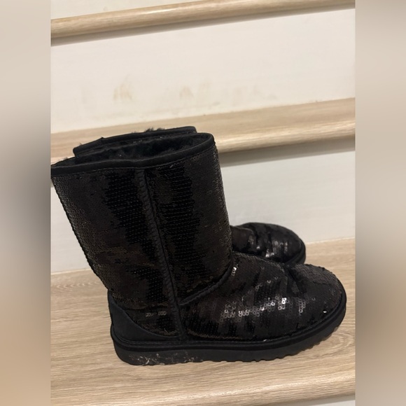 Women’s Black Sparkle Uggs - Picture 2 of 4